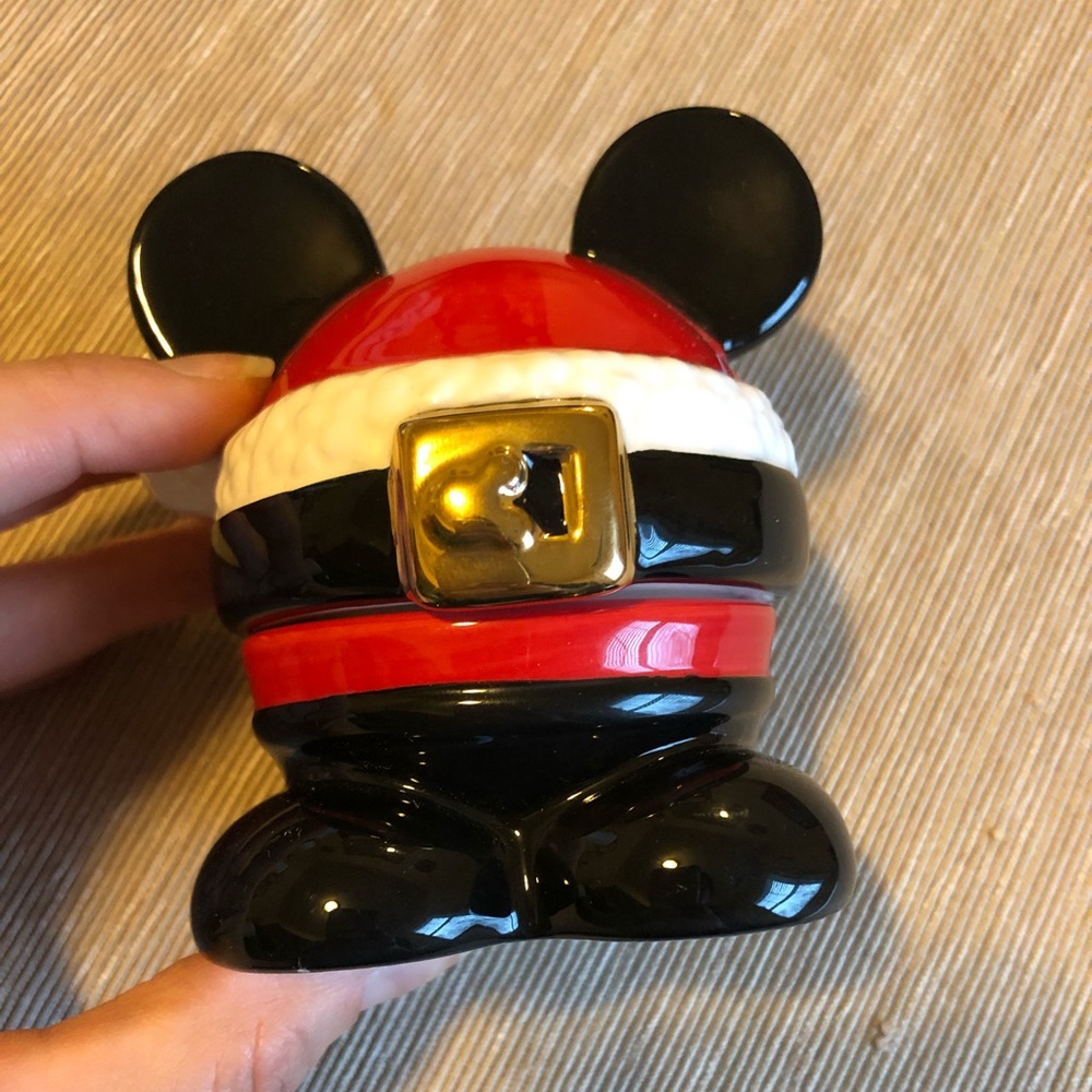 New- Mickey Mouse salt and pepper shaker